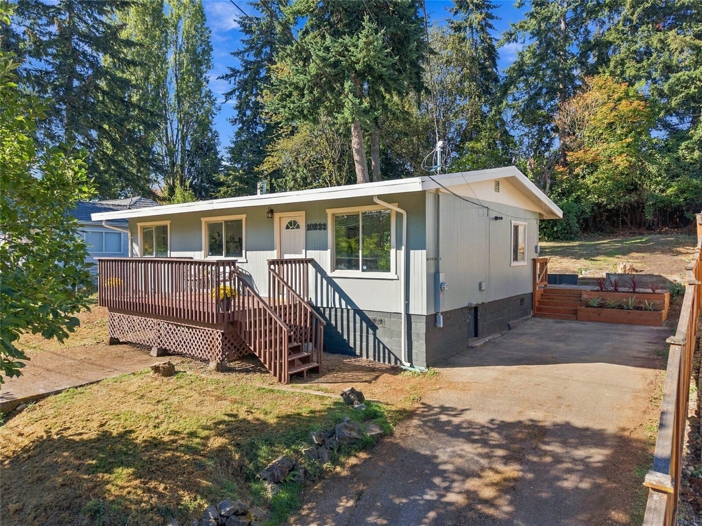 Photo of 10233 8th Avenue SW, Seattle, WA 98146 (MLS # 2584840)