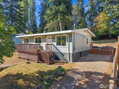 Photo of 10233 8th Avenue SW, Seattle, WA 98146 (MLS # 2584840)