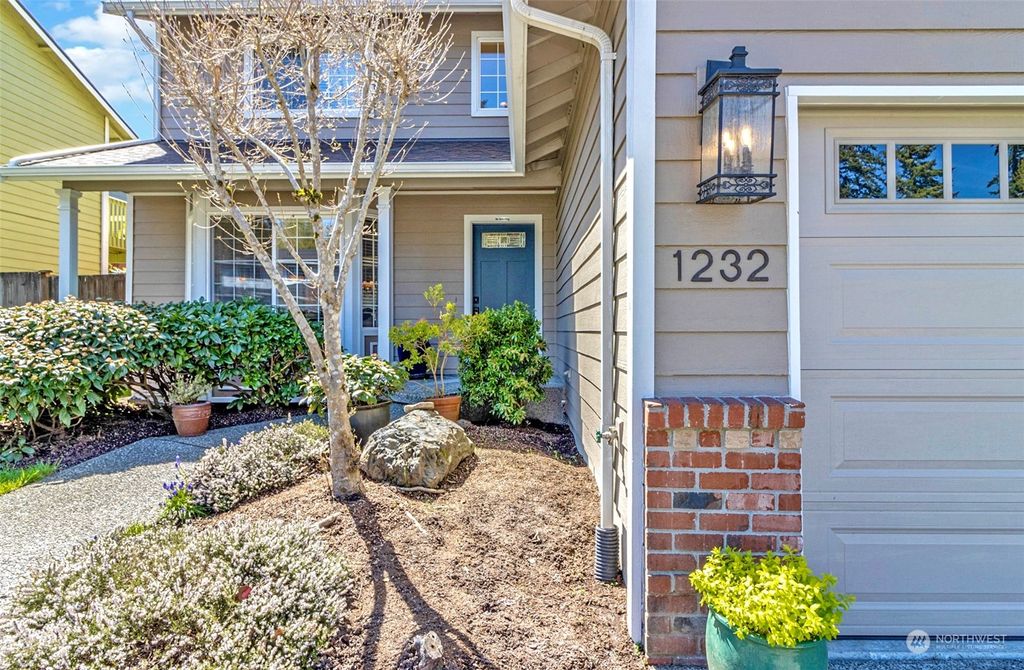Photo of 1232 215th Place SW, Lynnwood, WA 98036 (MLS # 2062709)