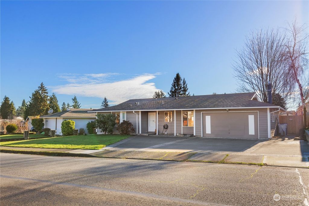 Photo of 12227 SE 165th Street, Renton, WA 98058 (MLS # 2319819)