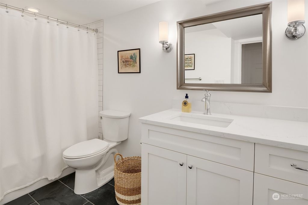 listing image 9362359921411475996