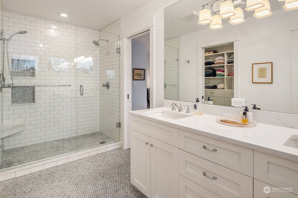 listing image 9365933214379273682