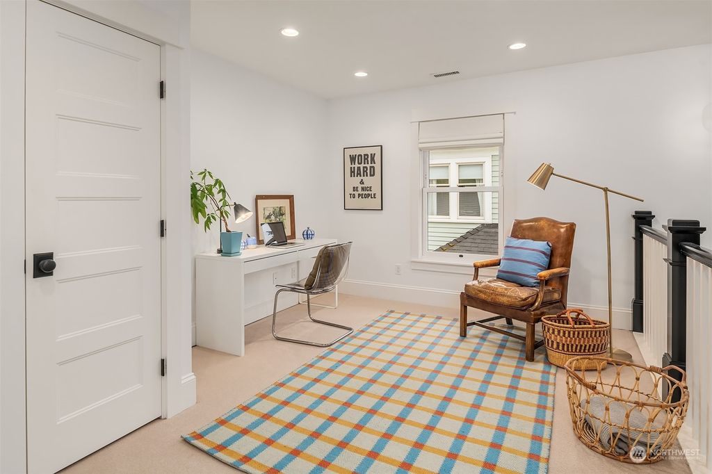 listing image 9366502968807885794