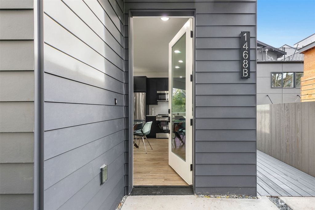 Photo of 1468 B 21st Avenue, Seattle, WA 98122 (MLS # 2305825)