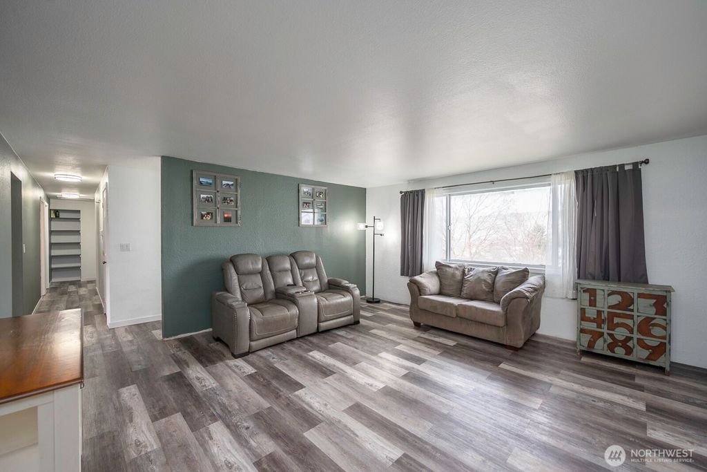 Photo of 32 Diamond Street, Electric City, WA 99123 (MLS # 2560631)