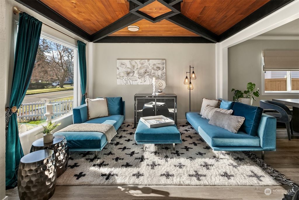 Photo of 319 Bendigo Boulevard N, North Bend, WA 98045 (MLS # 2206741)