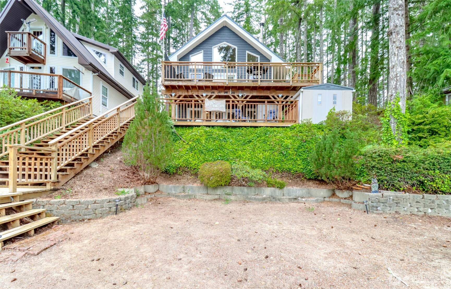 192 NE Lake Drive