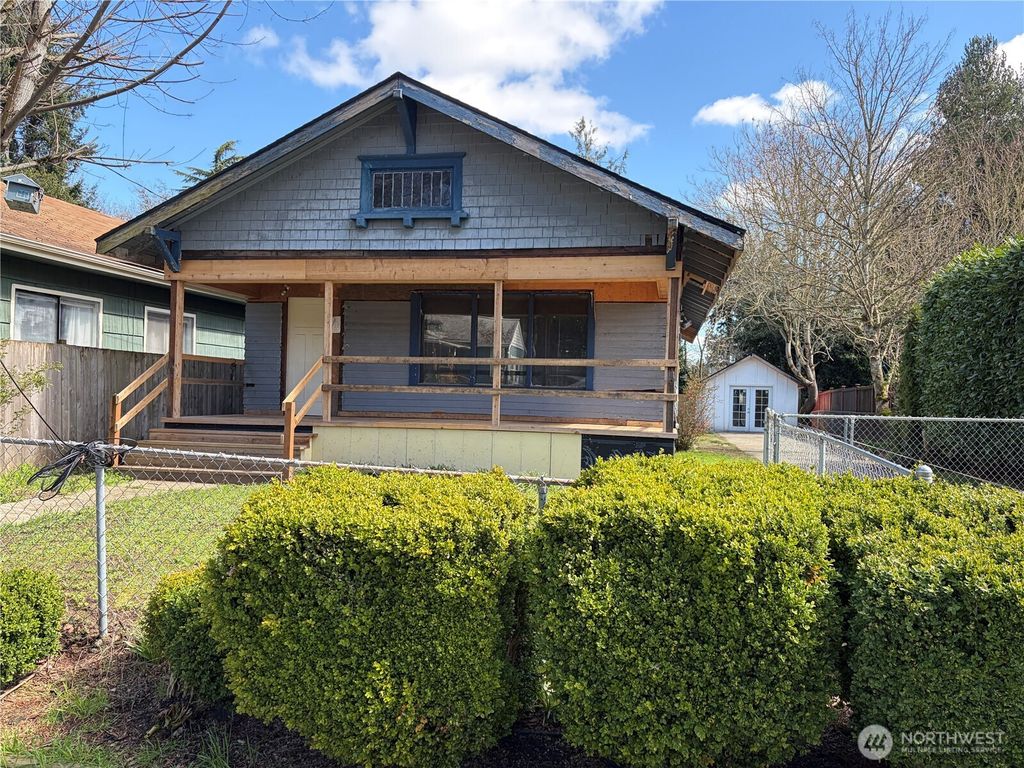 Photo of 1506 Elizabeth Avenue, Bremerton, WA 98337 (MLS # 2504095)