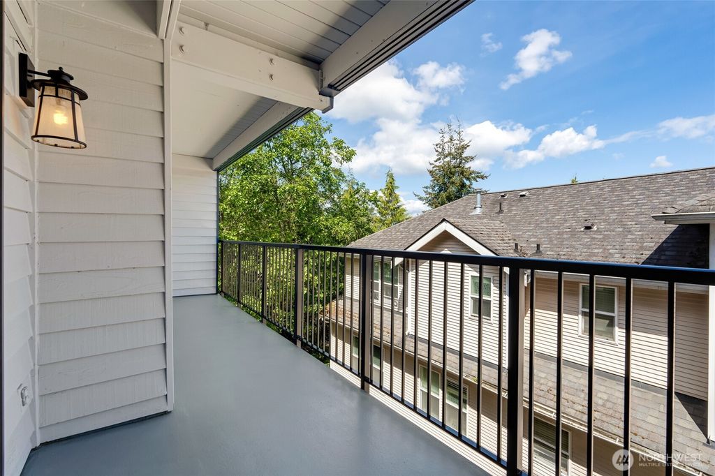 listing image 9369048586796332500