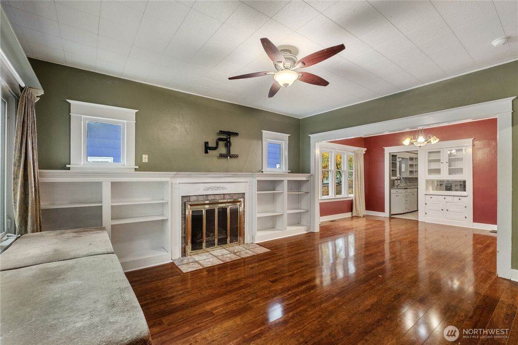 Photo of 1628 McDougall Avenue, Everett, WA 98201 (MLS # 2447149)