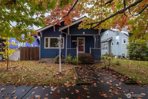 Photo of 1628 McDougall Avenue, Everett, WA 98201 (MLS # 2447149)