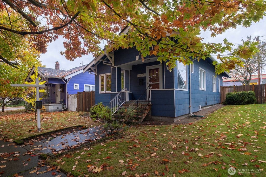 Photo of 1628 McDougall Avenue, Everett, WA 98201 (MLS # 2447149)