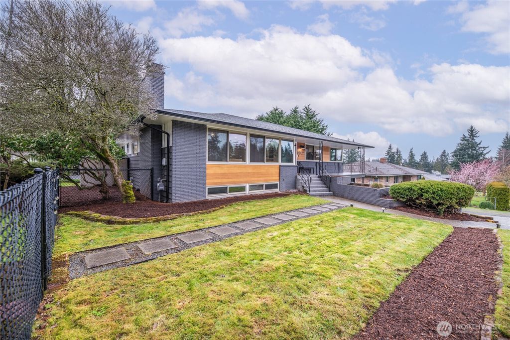 Photo of 8802 Del Campo Drive, Everett, WA 98208 (MLS # 2492294)