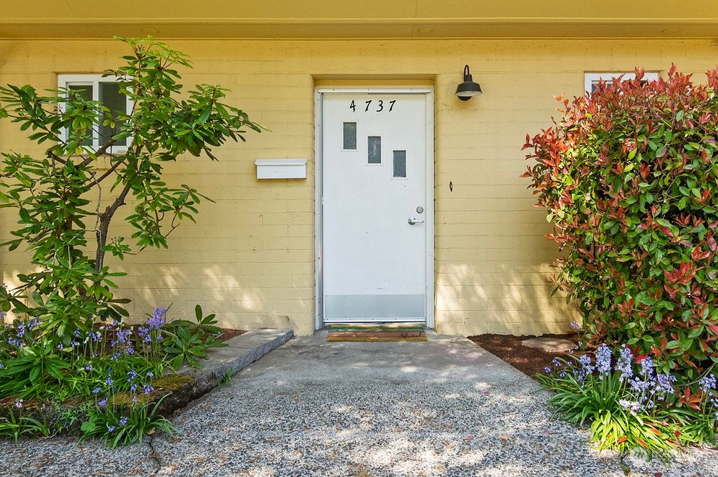 Photo of 4707 40th Avenue NE #4737, Seattle, WA 98105 (MLS # 2063273)