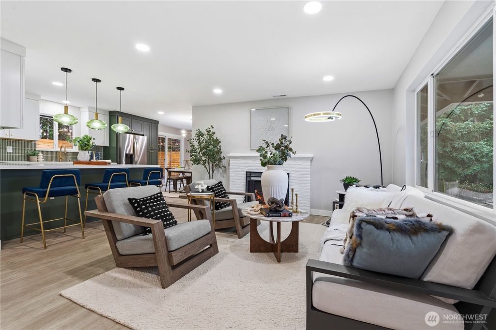 Photo of 9808 S 252nd St St, Kent, WA 98030 (MLS # 2504923)