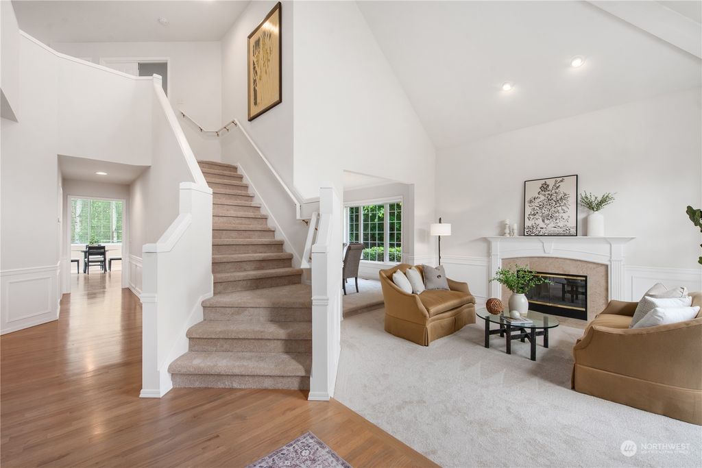 Photo of 16401 SE 48th Court, Bellevue, WA 98006 (MLS # 2076383)