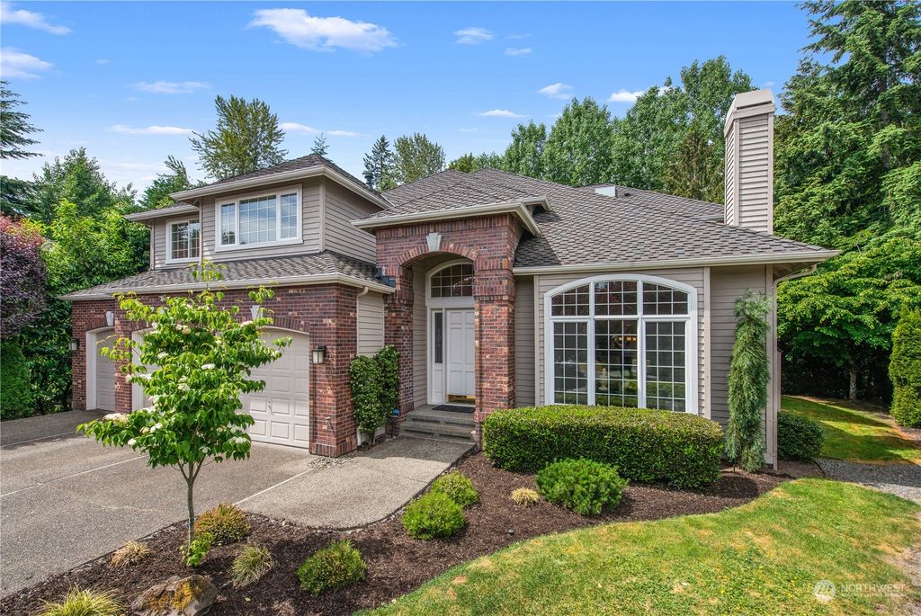 Photo of 16401 SE 48th Court, Bellevue, WA 98006 (MLS # 2076383)