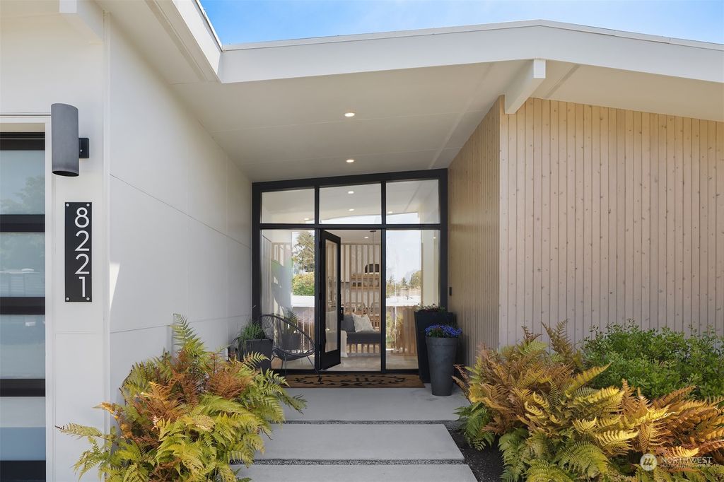Photo of 8221 SE 36th Street, Mercer Island, WA 98040 (MLS # 2137501)