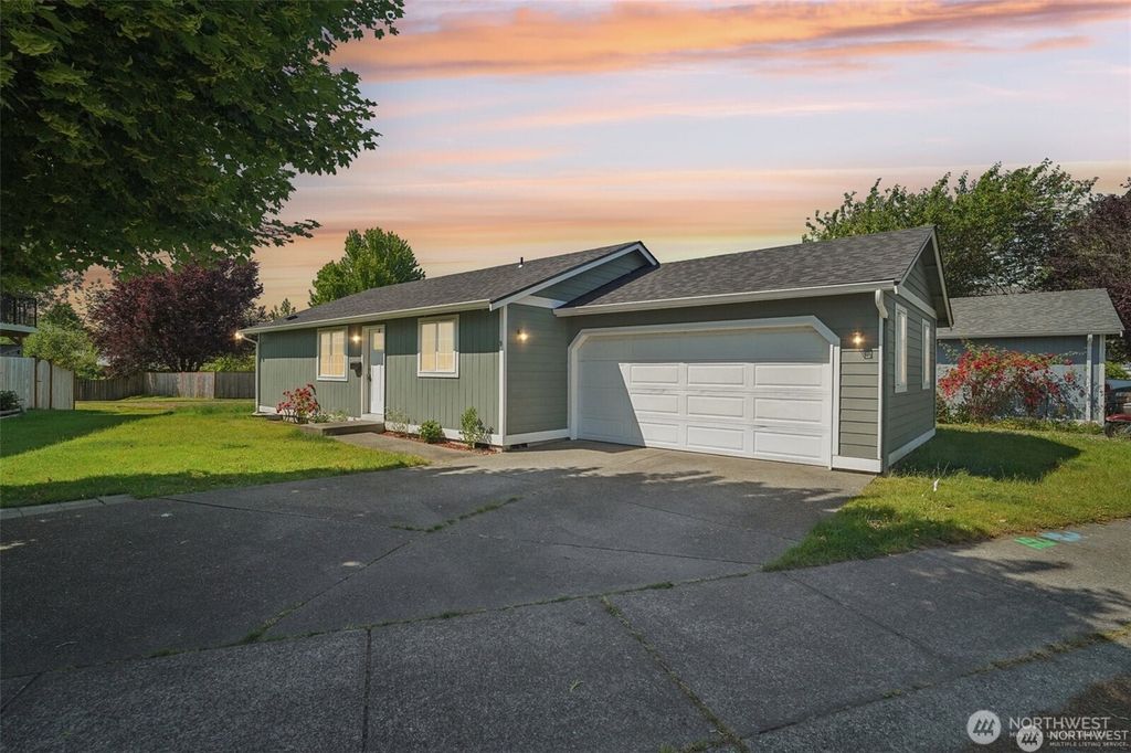 Photo of 17702 Spring Lane Avenue, Marysville, WA 98271 (MLS # 2424560)