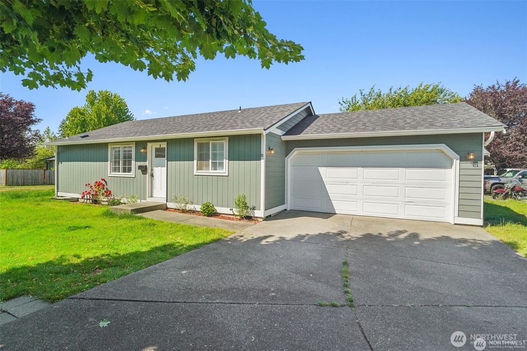 Photo of 17702 Spring Lane Avenue, Marysville, WA 98271 (MLS # 2424560)