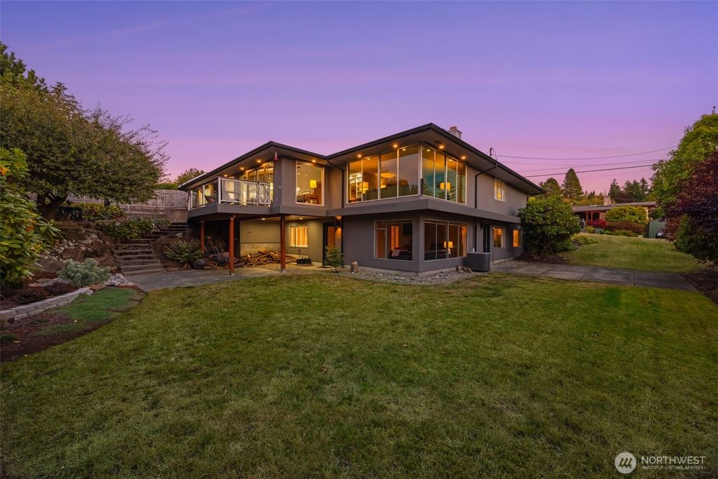 Photo of 398 SW 176th Place, Normandy Park, WA 98166 (MLS # 2445579)