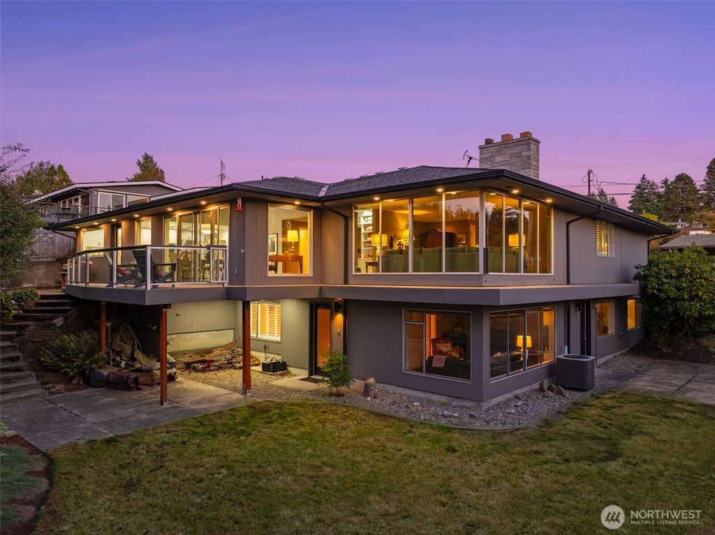 Photo of 398 SW 176th Place, Normandy Park, WA 98166 (MLS # 2445579)