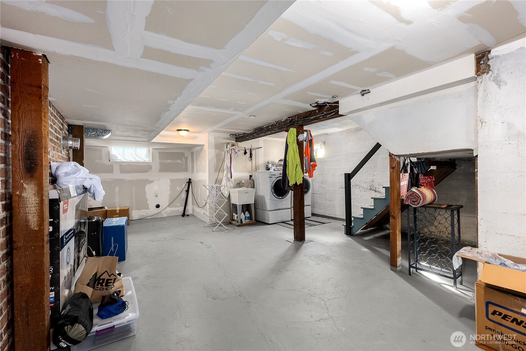 Seattle, Washington 98126, United States, 3 Bedrooms Bedrooms, ,2 BathroomsBathrooms,Residential,Active,142634