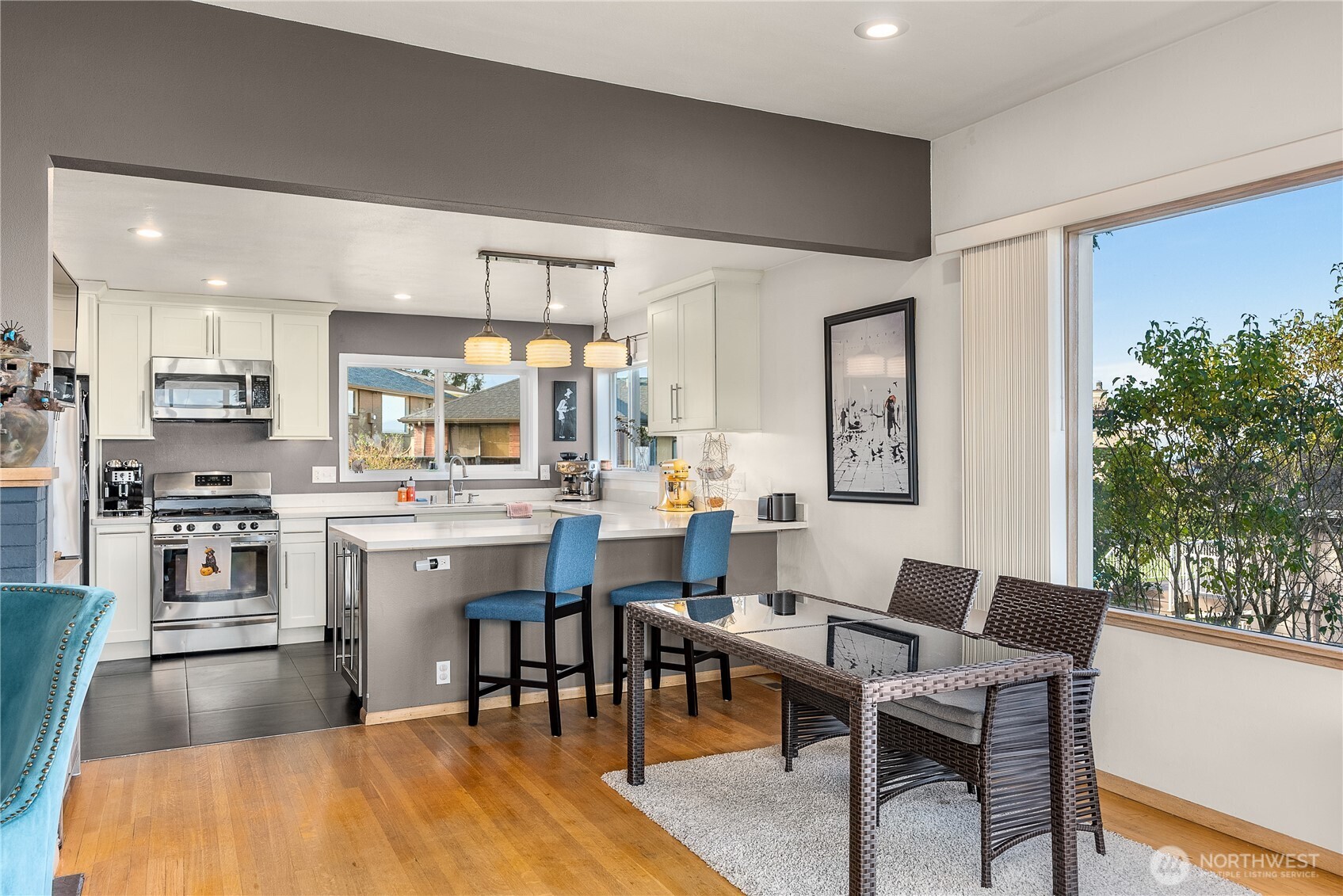 Seattle, Washington 98126, United States, 3 Bedrooms Bedrooms, ,2 BathroomsBathrooms,Residential,Active,142634