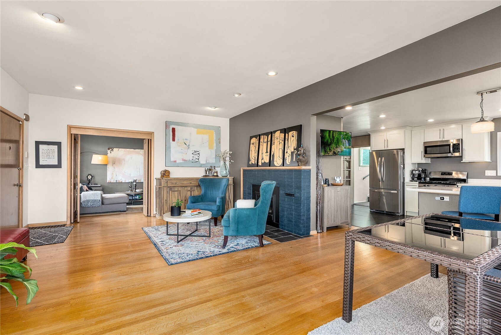 Seattle, Washington 98126, United States, 3 Bedrooms Bedrooms, ,2 BathroomsBathrooms,Residential,Active,142634