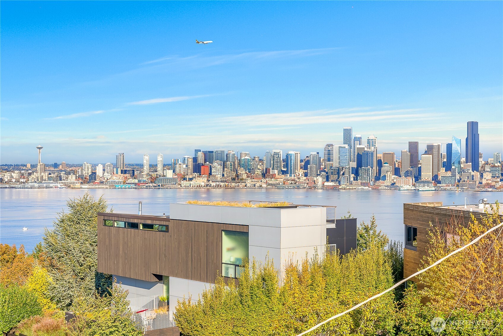 Seattle, Washington 98126, United States, 3 Bedrooms Bedrooms, ,2 BathroomsBathrooms,Residential,Active,142634