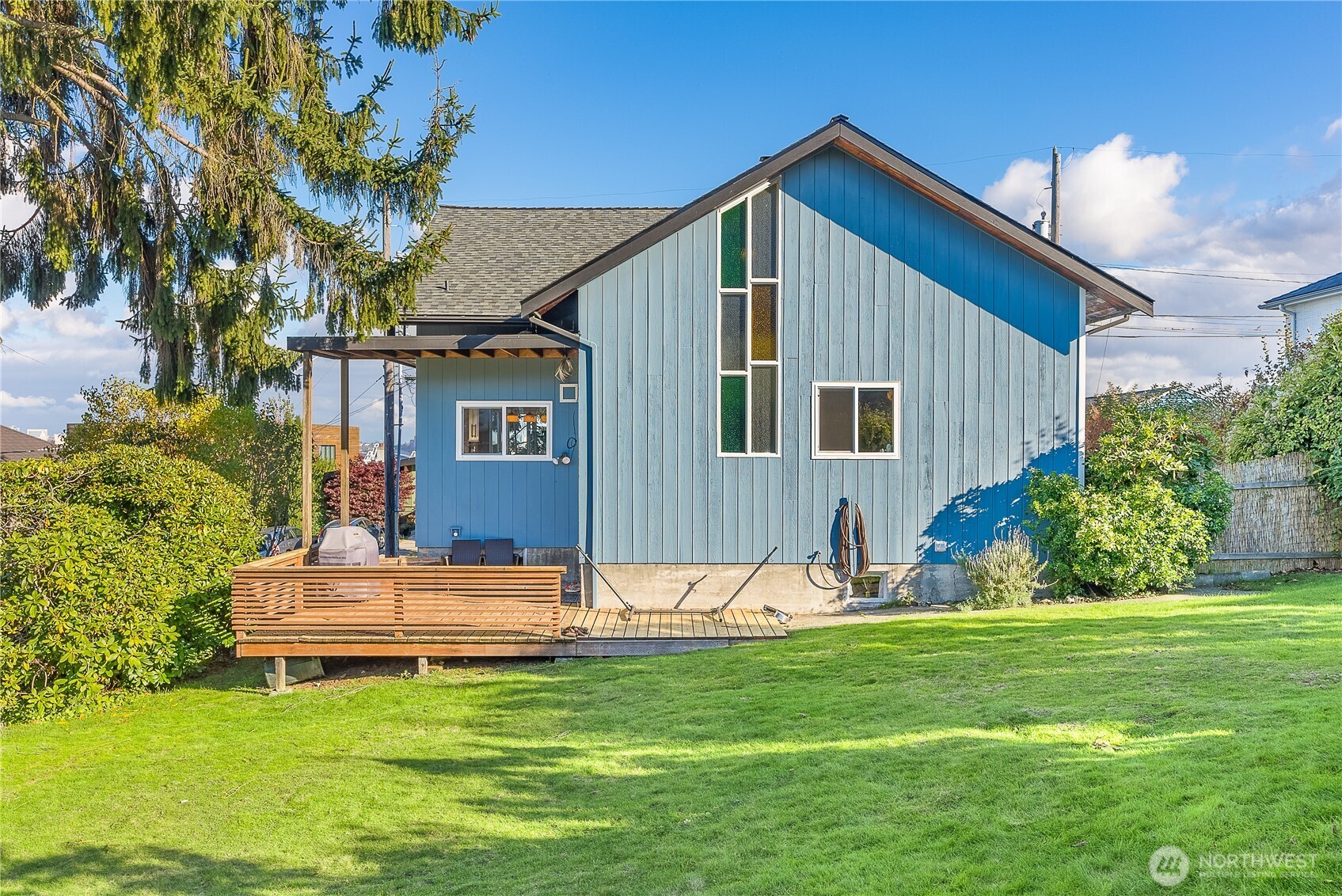 Seattle, Washington 98126, United States, 3 Bedrooms Bedrooms, ,2 BathroomsBathrooms,Residential,Active,142634