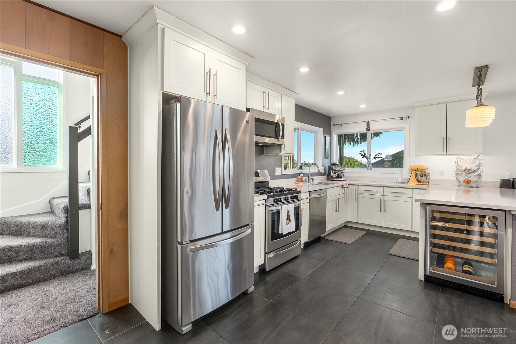 Seattle, Washington 98126, United States, 3 Bedrooms Bedrooms, ,2 BathroomsBathrooms,Residential,Active,142634