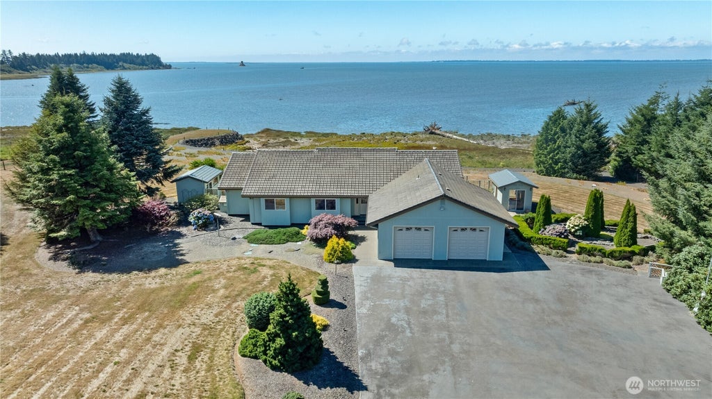 Photo of 37 Rock View Lane, Hoquiam, WA 98550 (MLS # 2573721)