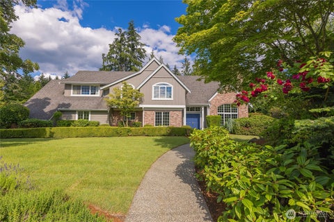Photo of 1032 84th Avenue NE, Medina, WA 98039 (MLS # 2538581)
