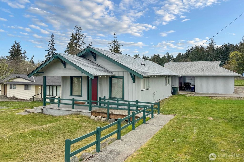 Photo of 2917 Peabody Street St, Port Angeles, WA 98362 (MLS # 2506374)