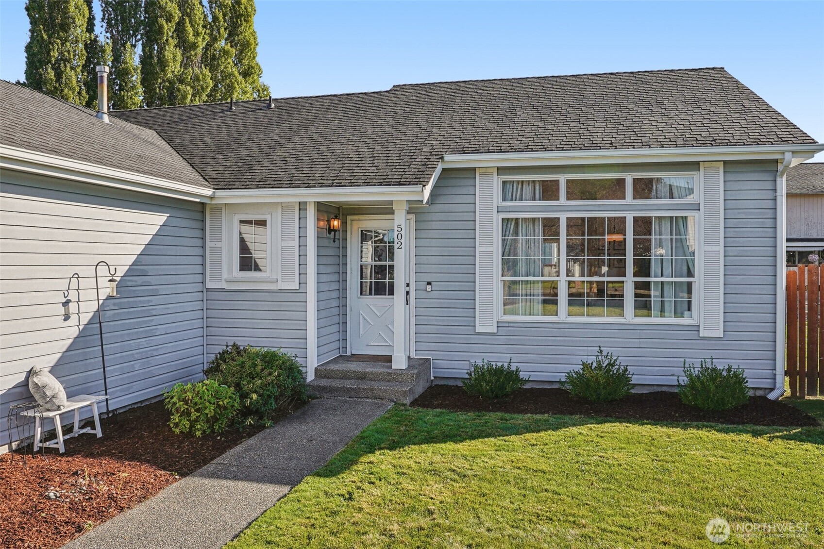 502 Belfair Court SW