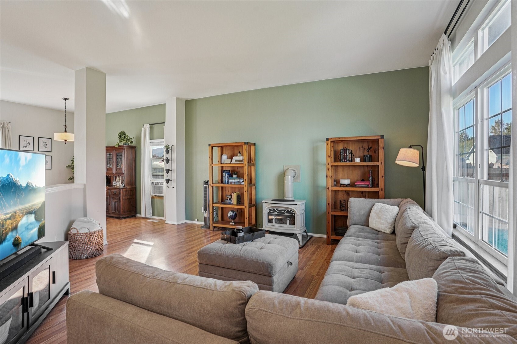 502 Belfair Court SW