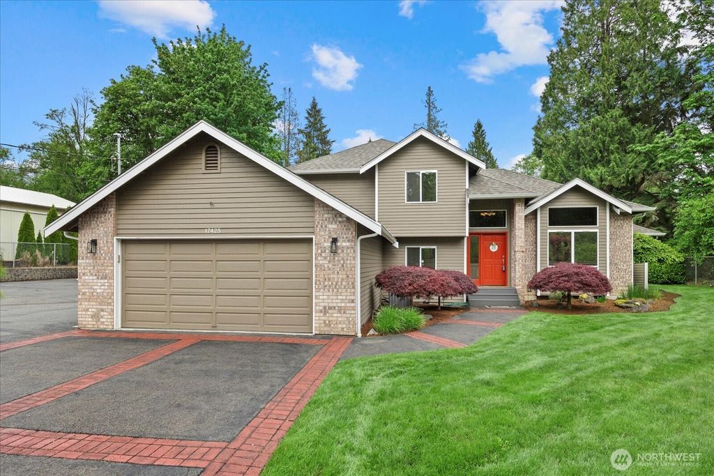Photo of 17425 Snohomish Avenue, Snohomish, WA 98296 (MLS # 2376608)