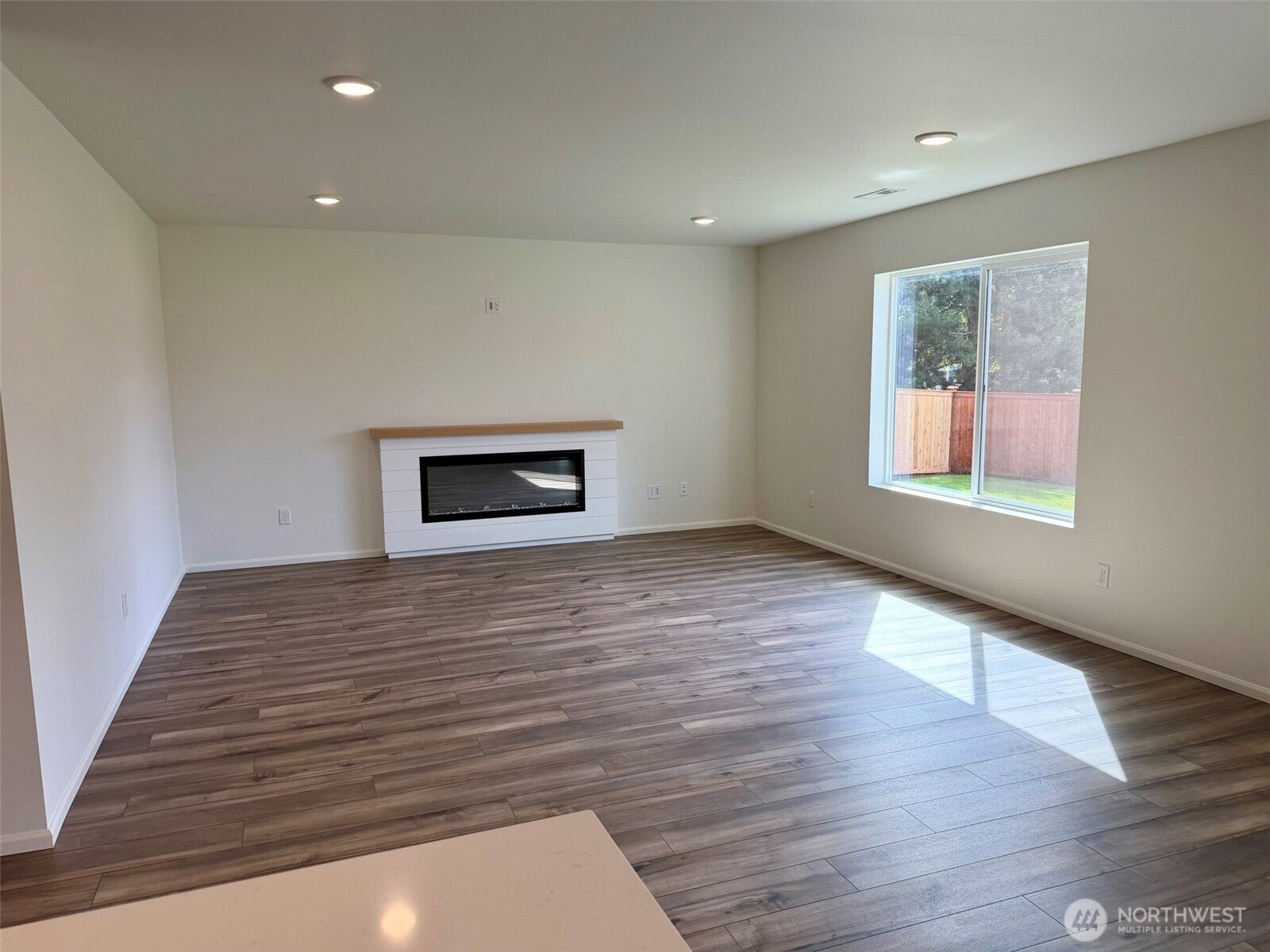 9822 Ferns Loop SE