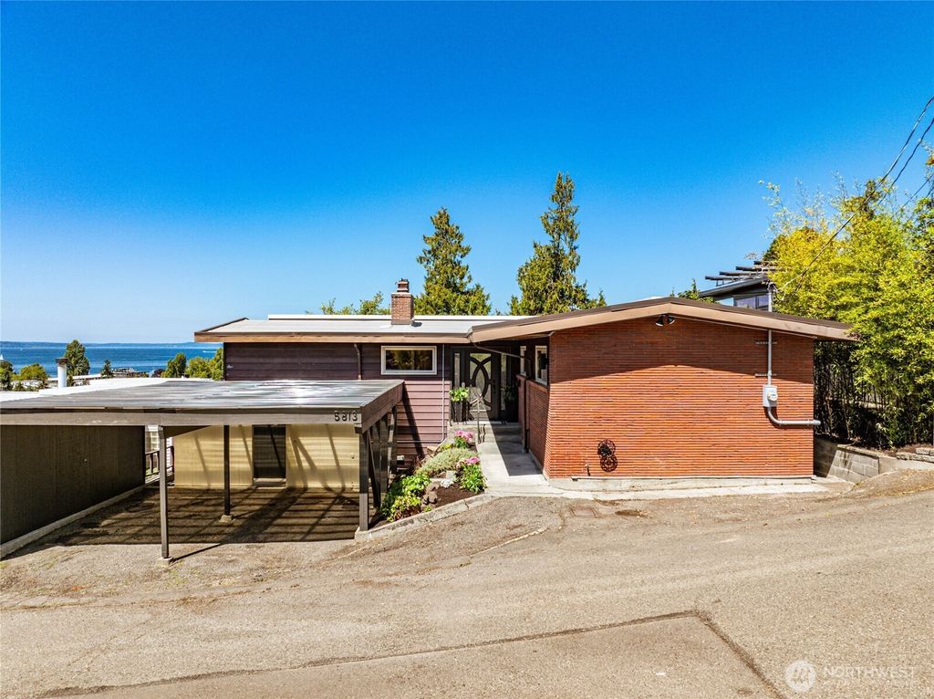 Photo of 5813 SW Horton Street, Seattle, WA 98116 (MLS # 2416904)