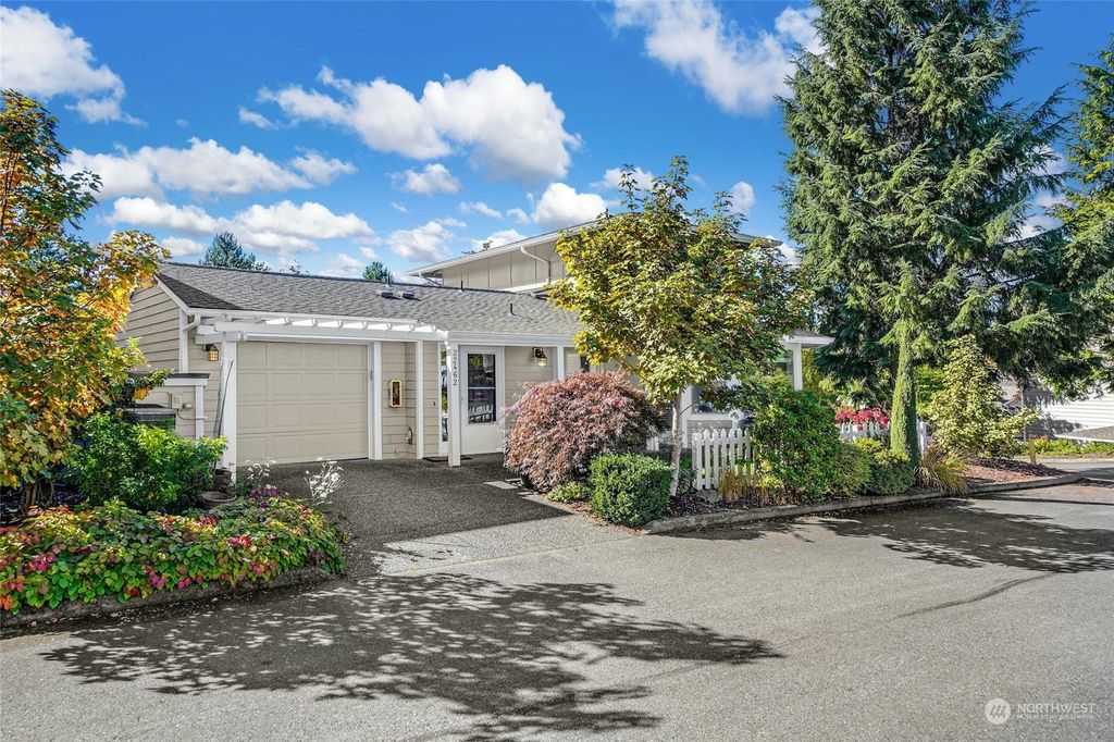 Photo of 22462 SE 37th Terrace #2343, Issaquah, WA 98029 (MLS # 2160491)