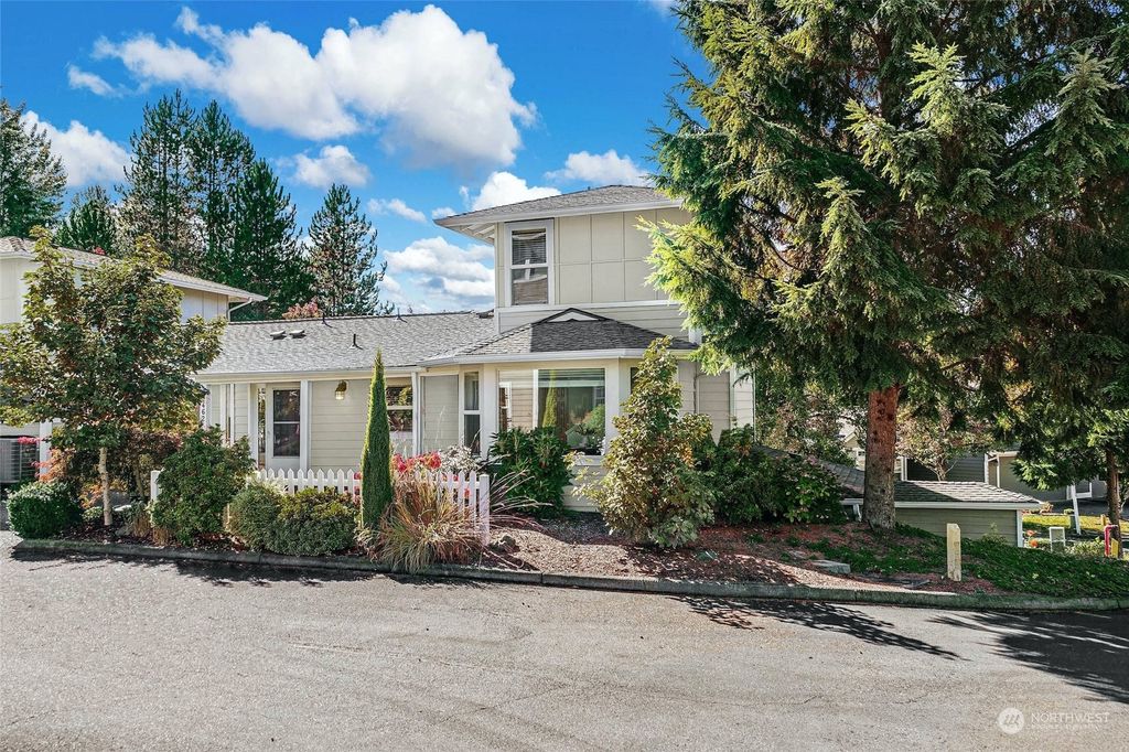 Photo of 22462 SE 37th Terrace #2343, Issaquah, WA 98029 (MLS # 2160491)