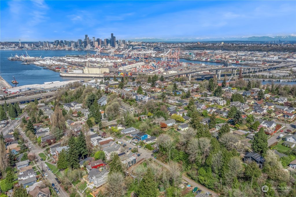Photo of 4046 22nd Ave Ave SW, Seattle, WA 98106 (MLS # 2056167)