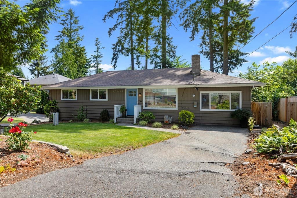 Photo of 17925 57th Court W, Lynnwood, WA 98037 (MLS # 2543483)
