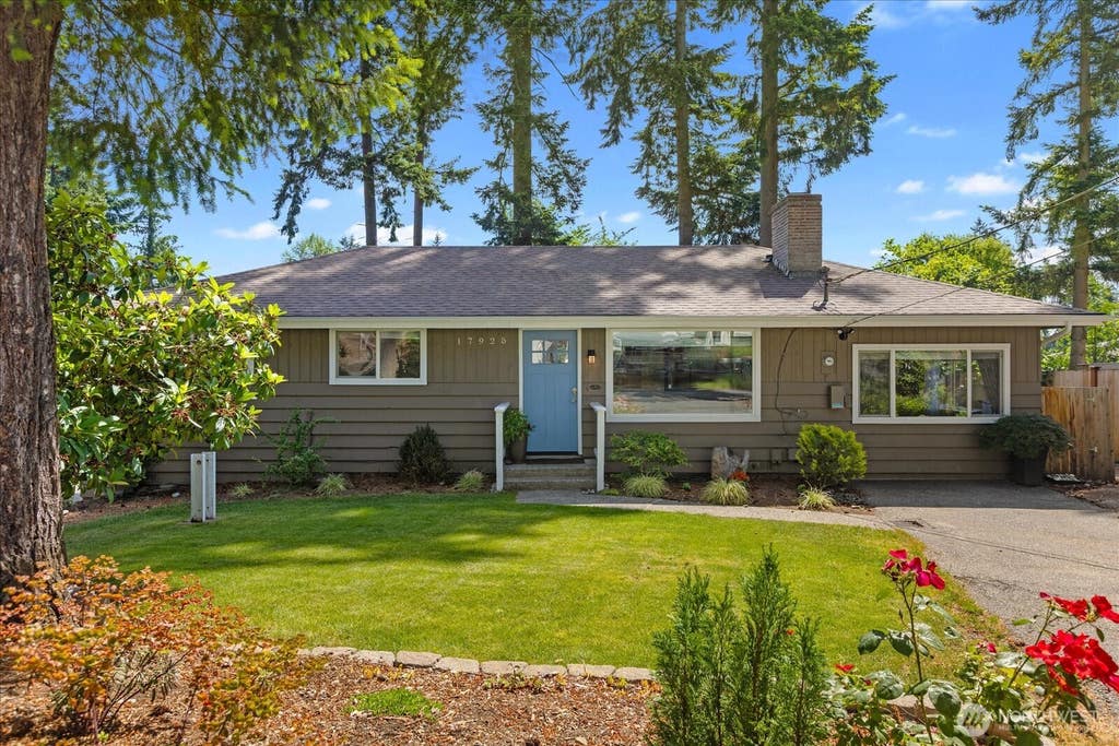 Photo of 17925 57th Court W, Lynnwood, WA 98037 (MLS # 2543483)