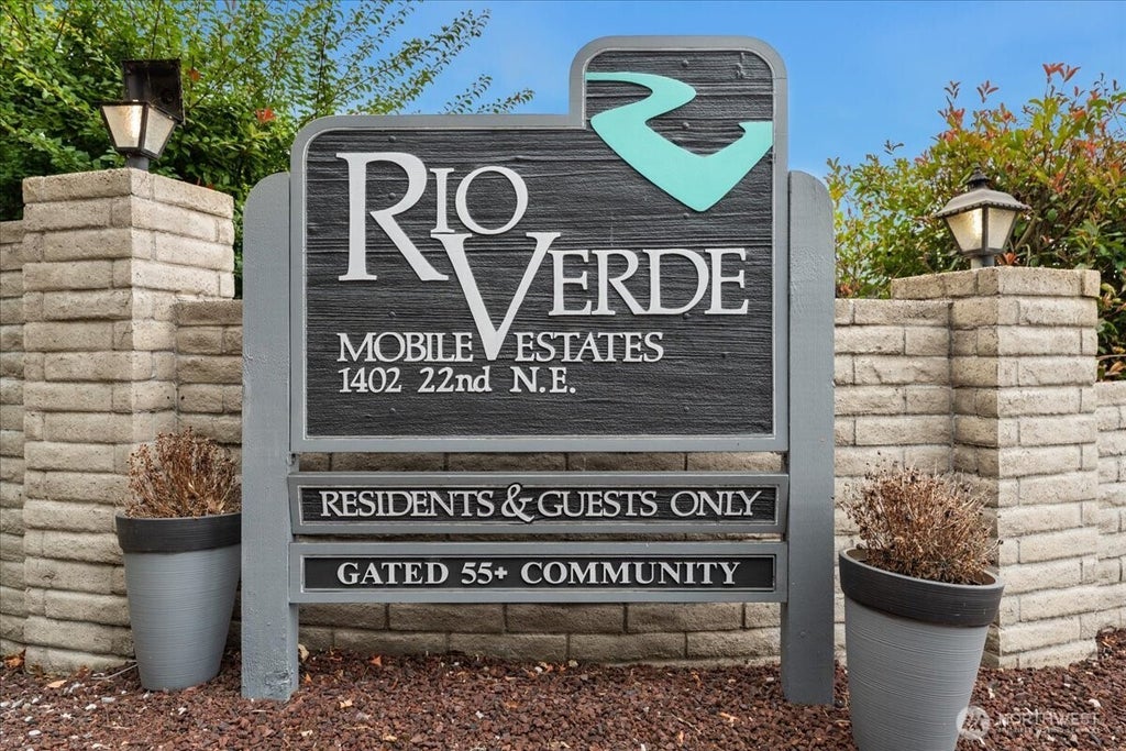 Photo of 1402 22nd Street NE #408, Auburn, WA 98002 (MLS # 2554002)