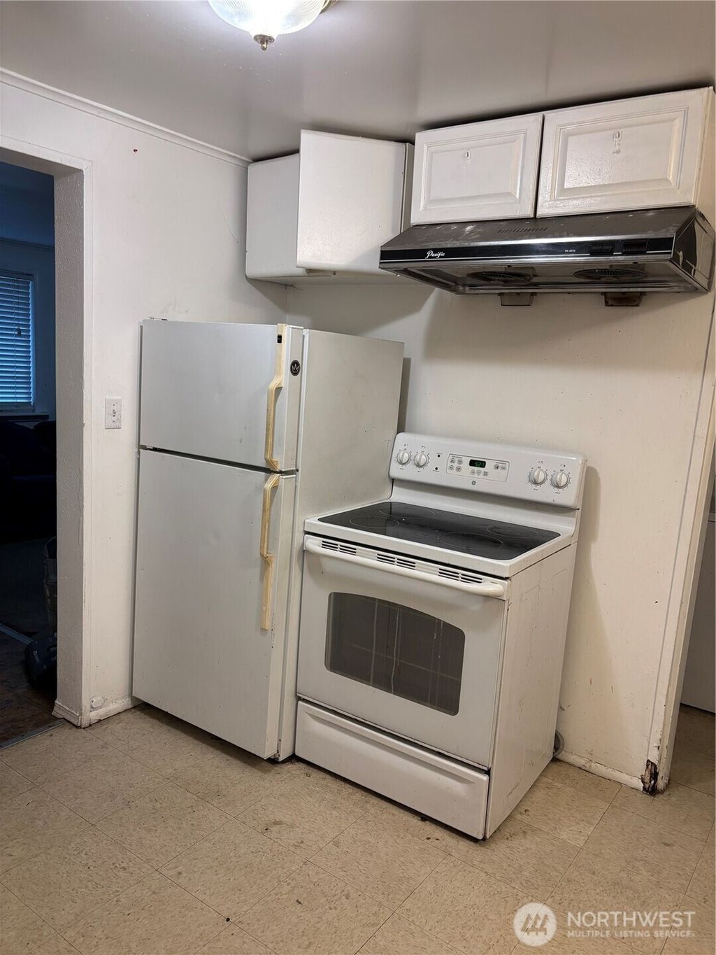 Photo of 12332 16th Avenue NE, Seattle, WA 98125 (MLS # 2343816)