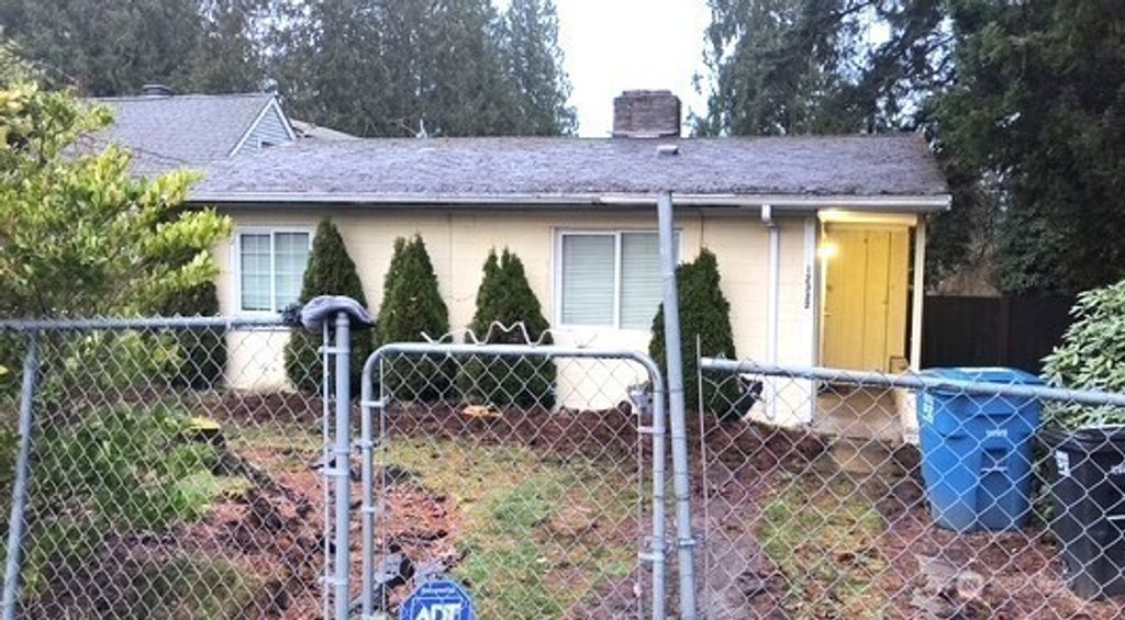 Photo of 12332 16th Avenue NE, Seattle, WA 98125 (MLS # 2343816)