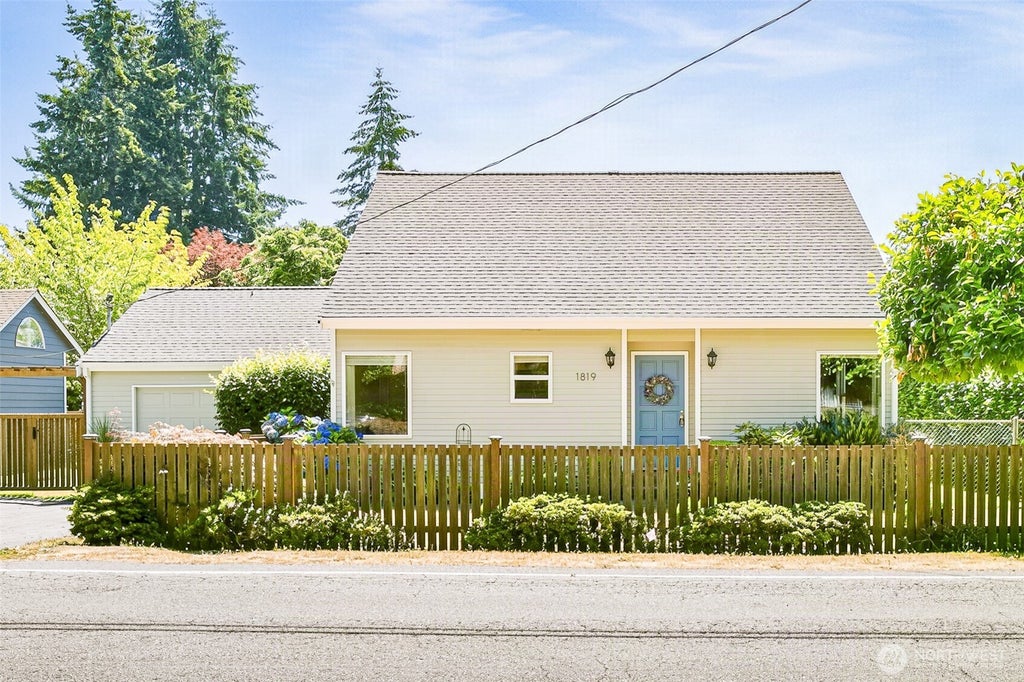 Photo of 1819 SW 149th Street, Burien, WA 98166 (MLS # 2571655)