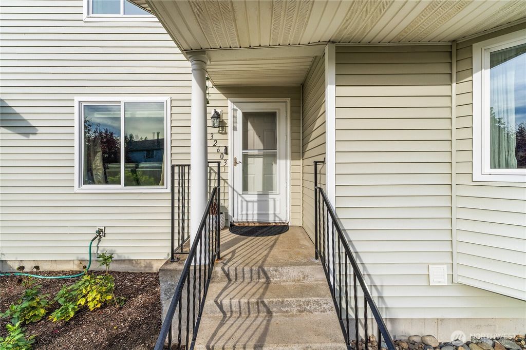 Photo of 32603 4th Place S #23 E, Federal Way, WA 98003 (MLS # 2455982)